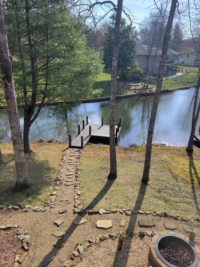 Building Photo - 116 Knollwood Ln