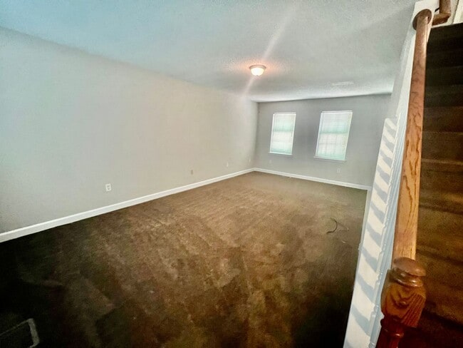 Building Photo - 824 Northwood Dr