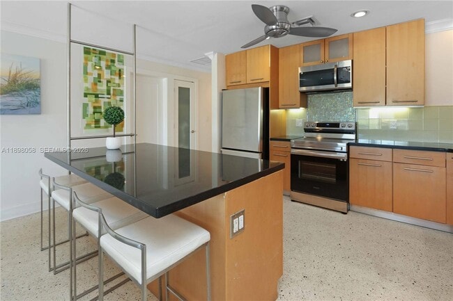 Building Photo - 1410 Polk St