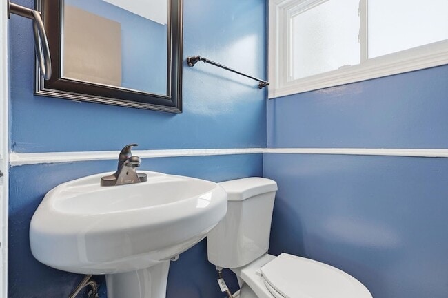 Building Photo - 3042 Rightmire Blvd