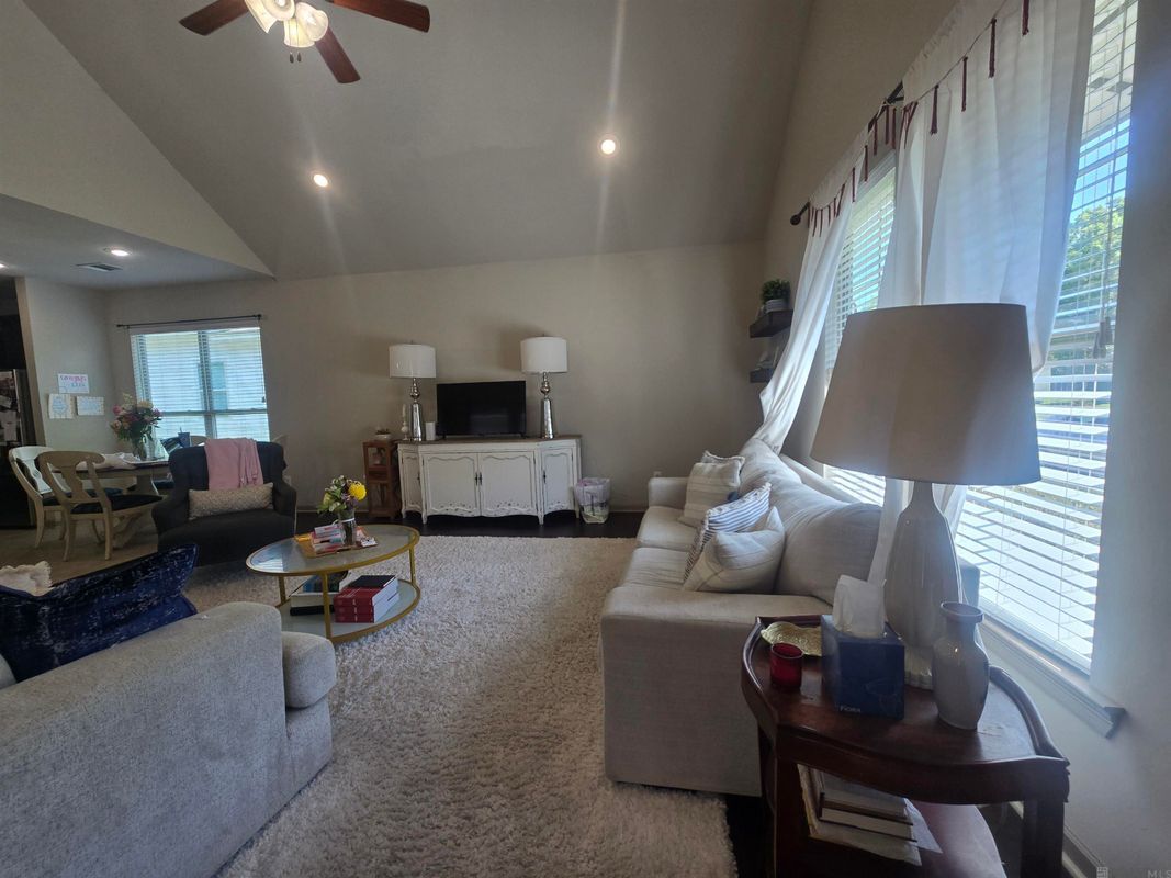 Building Photo - 1412 Alouette Dr