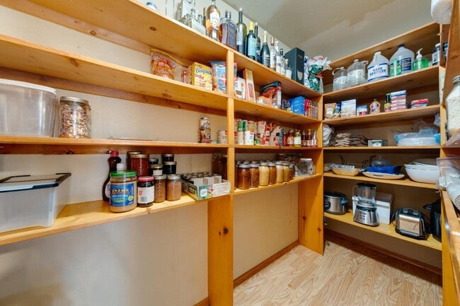 Building Photo - 12707 Leo Ln