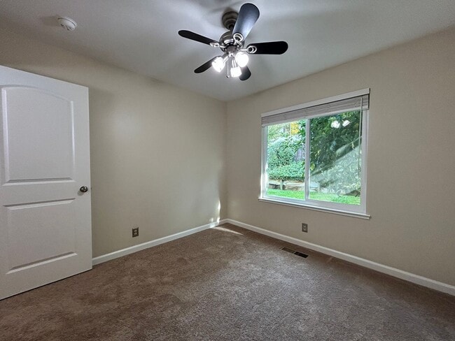 Building Photo - Sought after Concord Crossings Community 4...