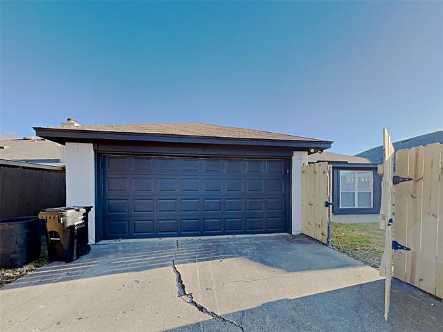 Building Photo - 2705 Hidden Springs Dr