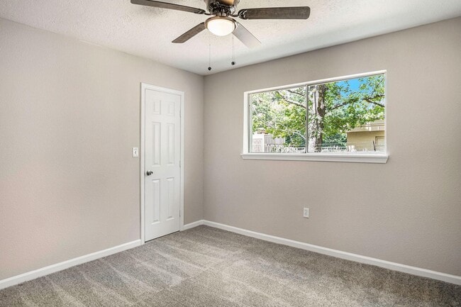 Building Photo - Updated 4 bedroom, 3 bath, single story house on a 20500 sq ft lot in Roman Forest!! Upgrades inc...