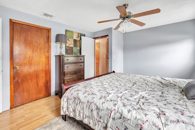 Building Photo - 15 Albert St