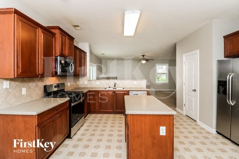 Building Photo - 2405 Langstan Ct