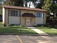 Building Photo - Hidden Oaks Apartments