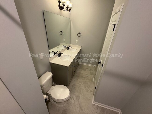 Building Photo - 1664 Highpoint St