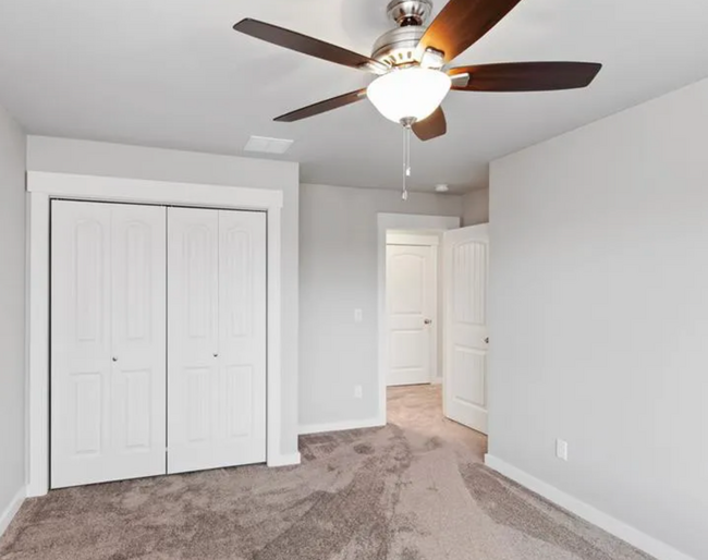 Building Photo - Charming 3-Bedroom Townhouse in the Heart ...