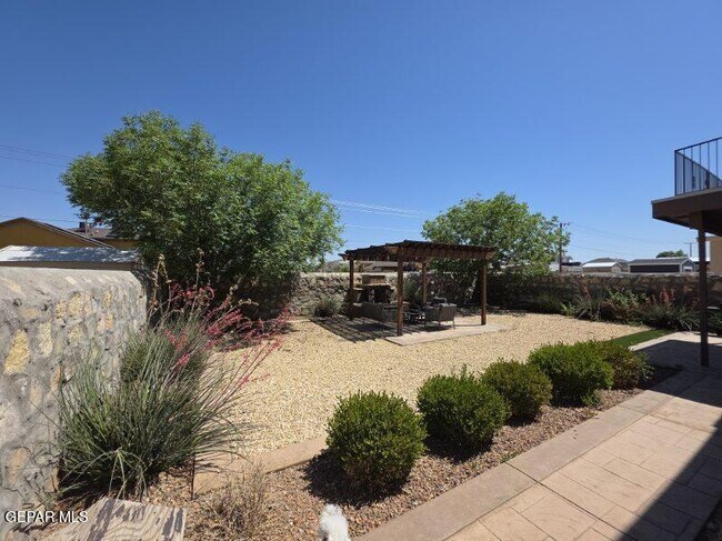 Building Photo - 12867 Hidden Grove Dr