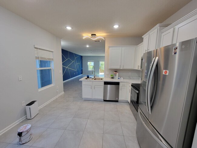 Building Photo - 7635 Legacy Trl