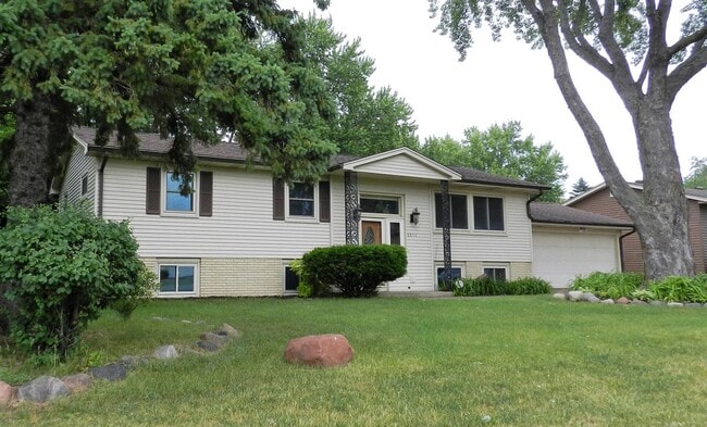 Building Photo - 2571 Crown Hill Ct