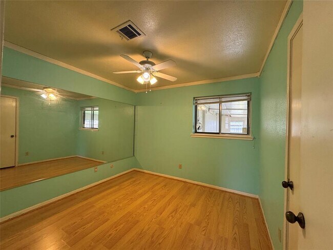 Building Photo - 4801 Fairhaven St