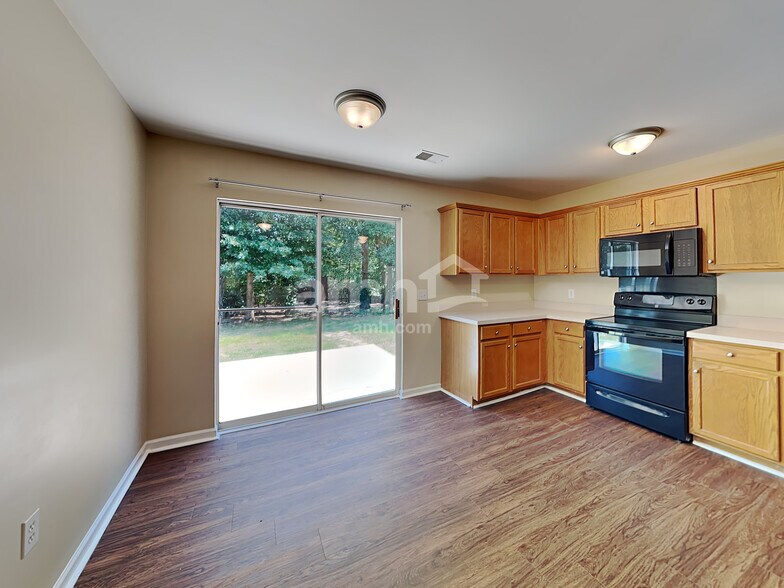 Building Photo - 103 Hawkesbury Rd