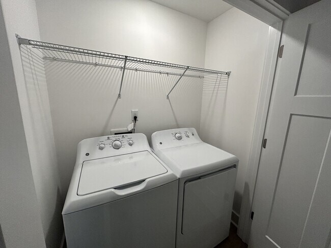 Building Photo - 1329 Maplesmith Wy