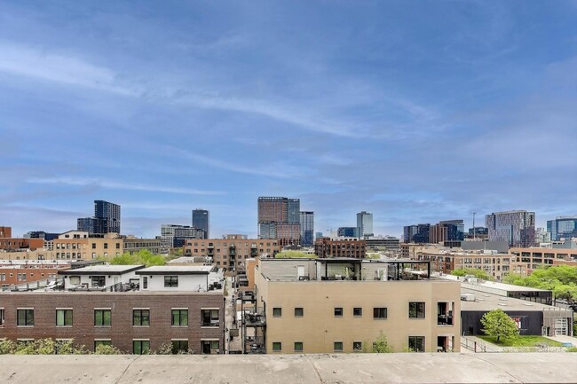 Building Photo - 1301 W Madison St