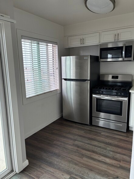 Building Photo - 804 Esplanade