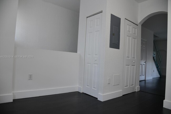 Building Photo - 5670 NW 116th Ave