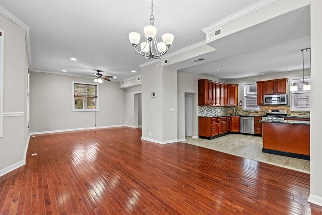 Building Photo - 6BR / 5BA Single-Family Home | 2,663 Sq Ft | Private Driveway | Deck | $4,200/mo Spacious 6-bedro...