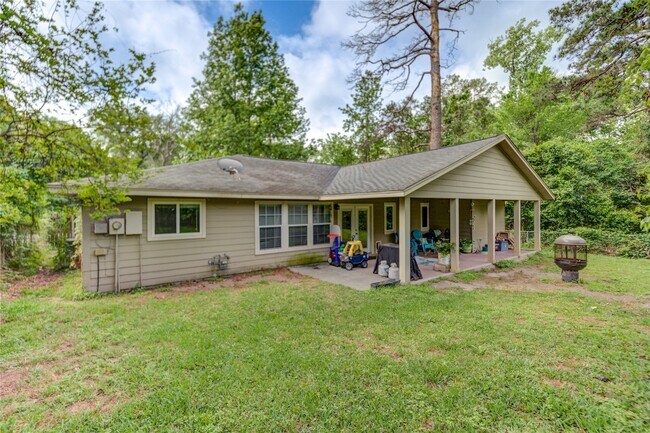 Building Photo - 3530 Kentwood Dr