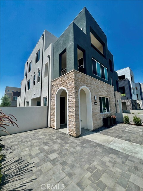 Building Photo - 114 Culture