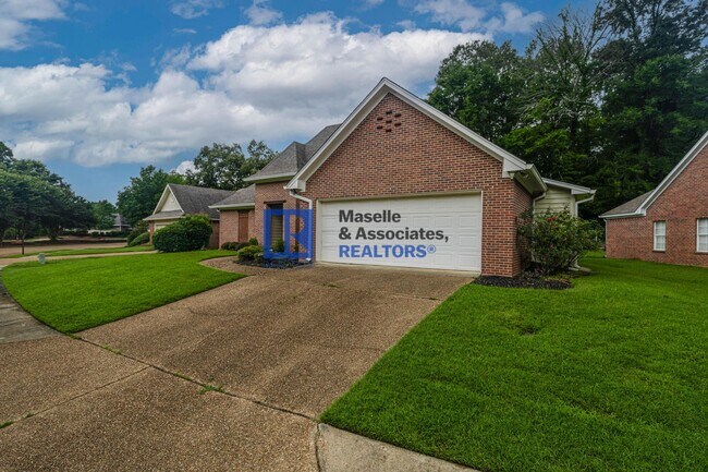 Building Photo - 3 Bed/2 Bath Home in Bruenburg in Clinton