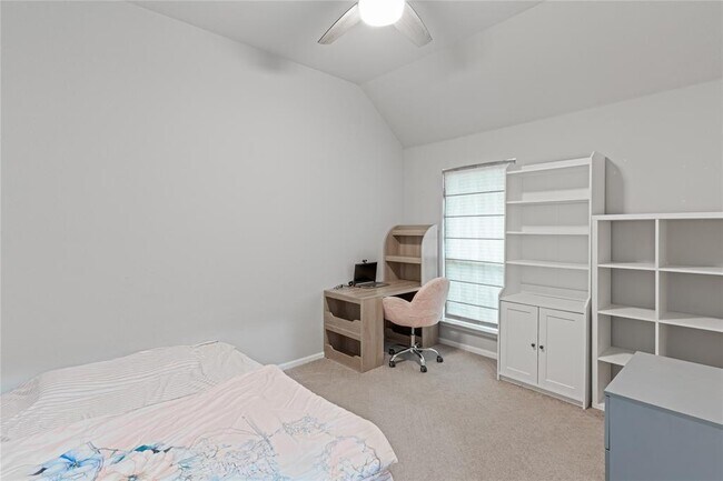 Building Photo - 119 Fortuna Ct