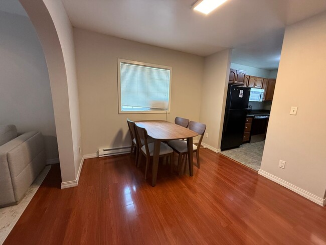 Building Photo - Spacious 4 Bedroom, 2 Bath Home — Walk to ...