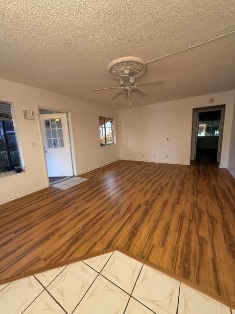 Building Photo - 445 Pine Glen Ln