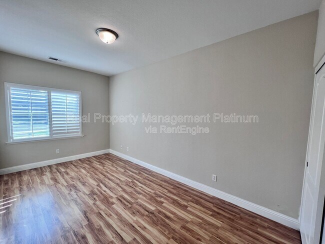 Building Photo - 5705 E Erin Ave