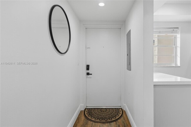 Building Photo - 9340 Lagoon Pl