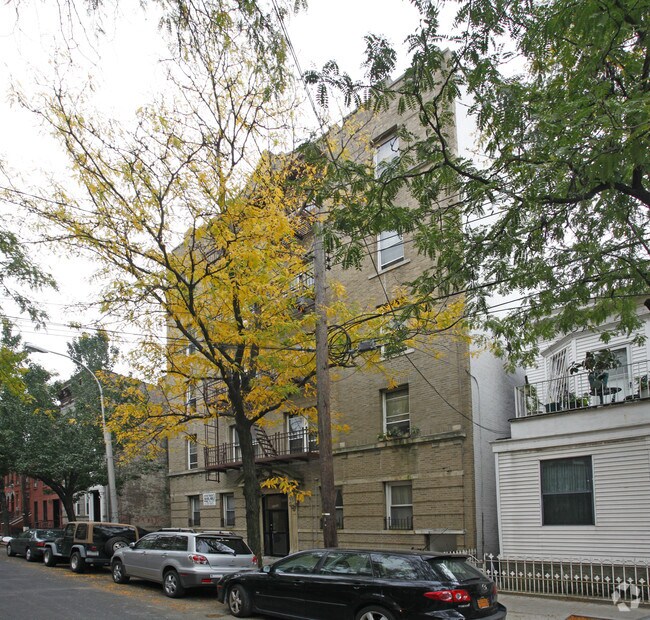 Primary Photo - 21-34 45th Rd