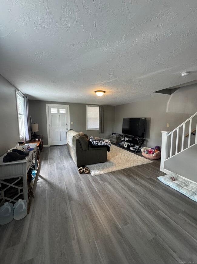 Building Photo - 54 Litchfield Ave