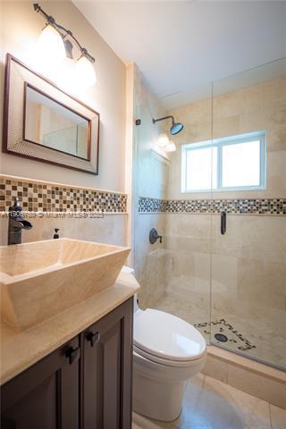 Building Photo - 928 Escobar Ave