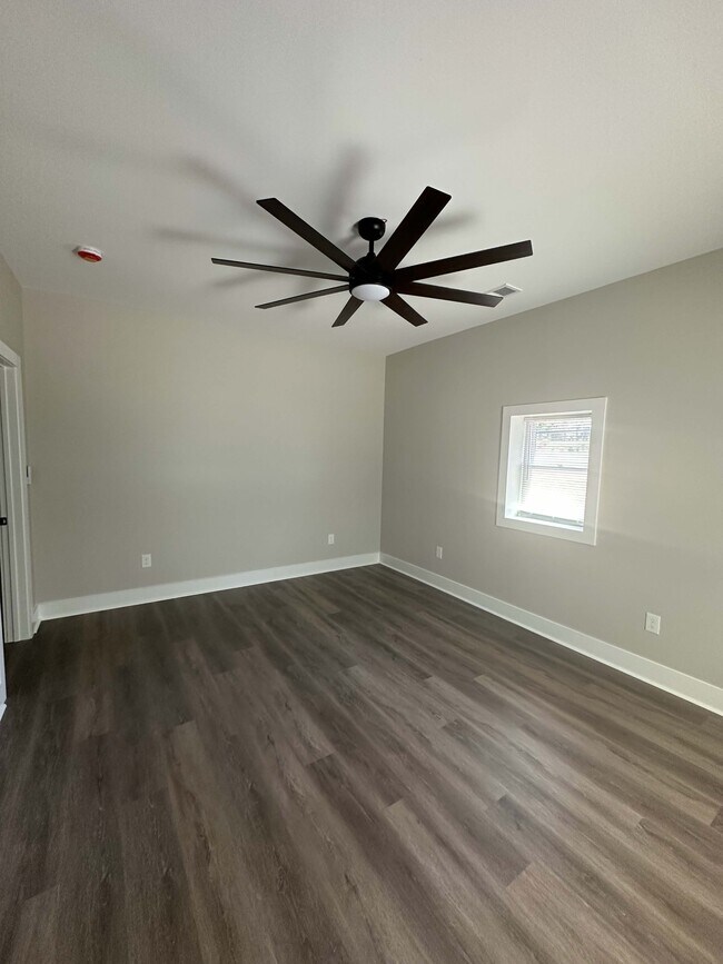 Building Photo - 261 Miller Line