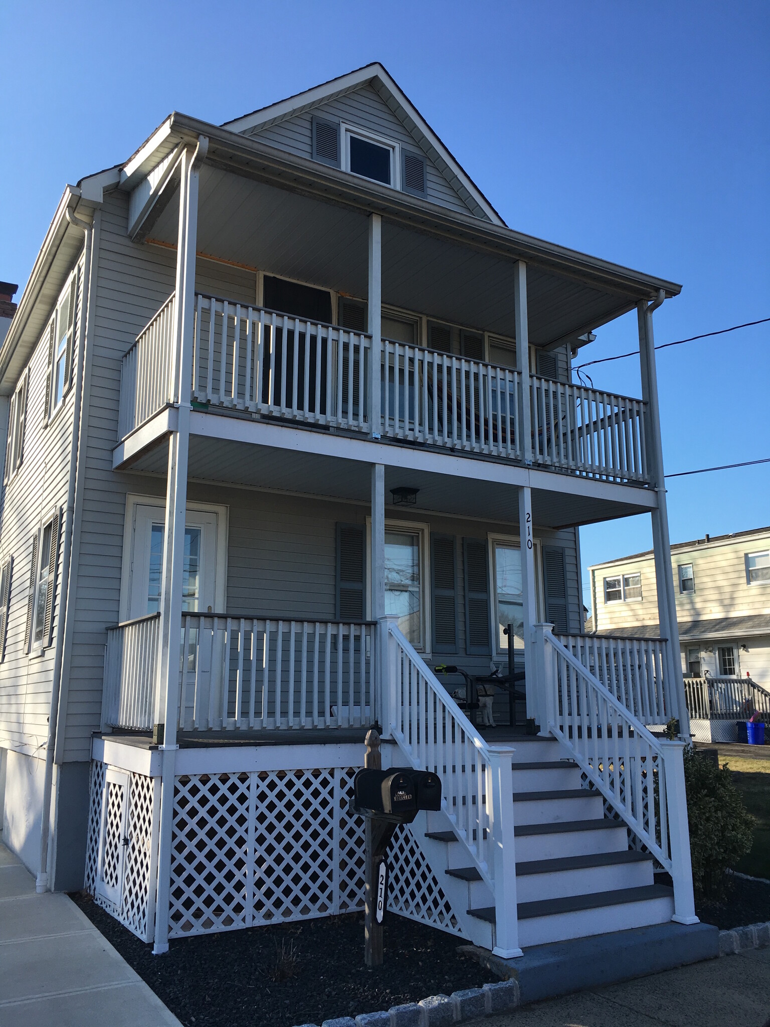 Building Photo - 210 S 19th Ave