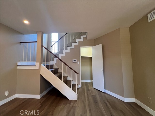 Building Photo - 9814 Ladera Ct