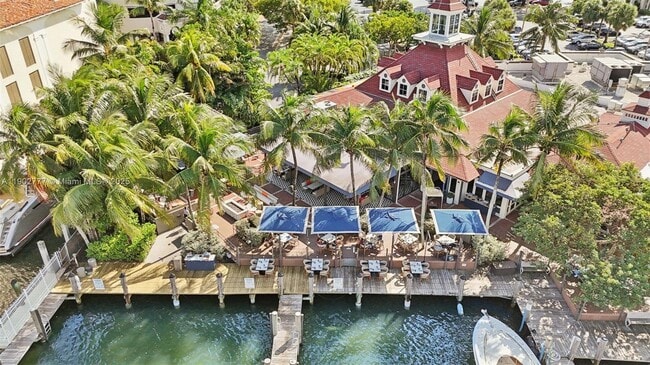 Building Photo - 1050 SE 15th St