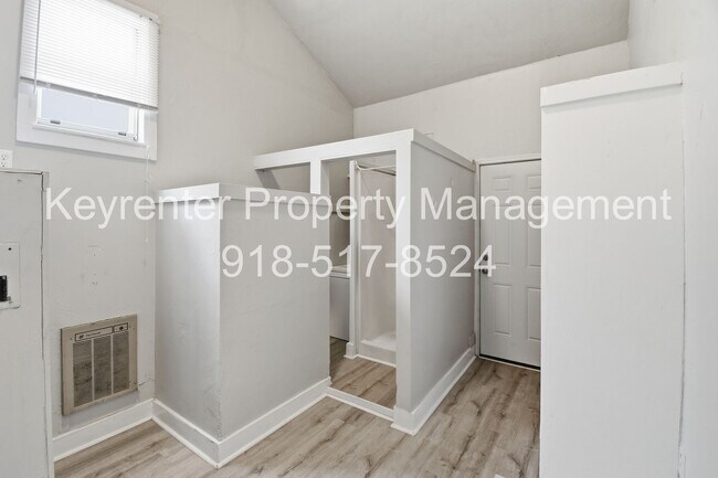 Building Photo - 2 Bed | 1 Bath | Tulsa