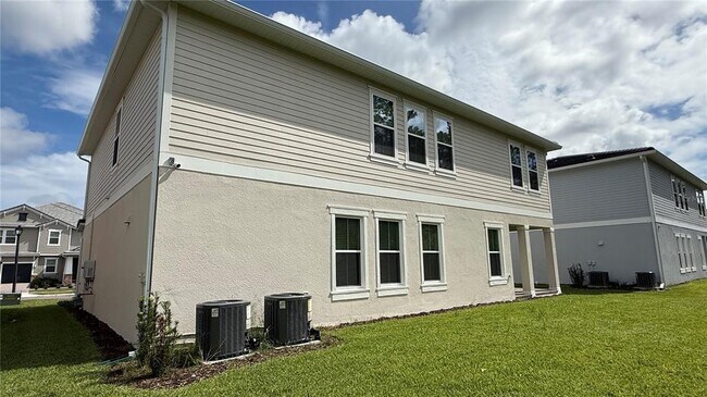 Building Photo - 14415 Crest Palm Ave