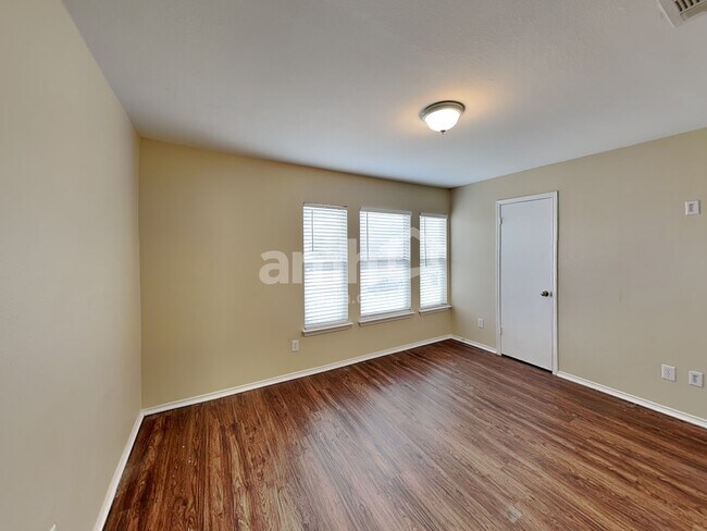 Building Photo - 13205 Vizquel Loop