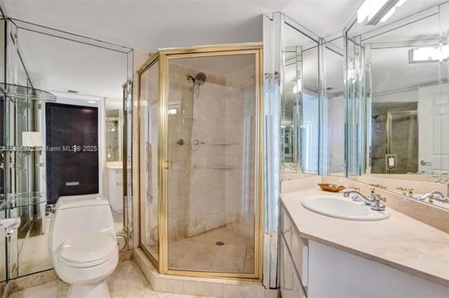 Building Photo - 16711 Collins Ave