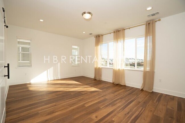 Building Photo - Spacious 4-Bedroom Haven with 4 Full Baths in Lathrop – 3,200 Sq. Ft. of Comfort and Style!