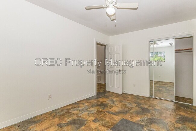 Building Photo - 1635 Memminger Ave