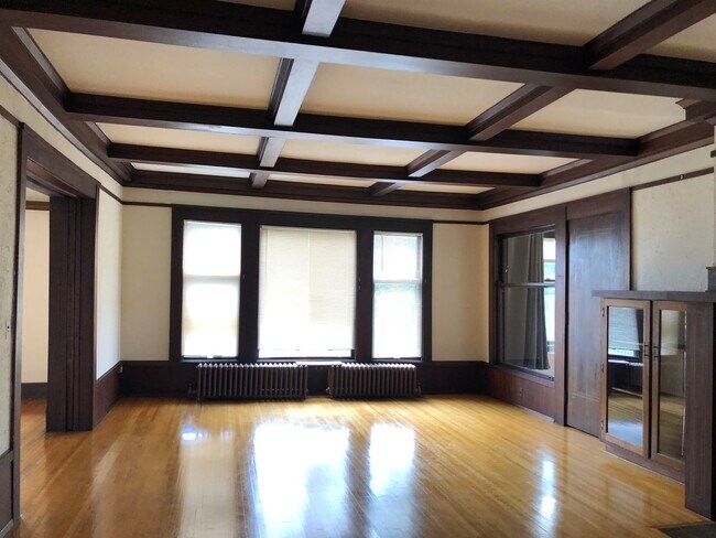 Building Photo - 901 Spaight St