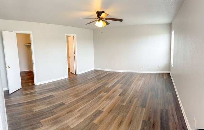 Building Photo - Available NOW This charming 1 story, 3 bedroom, 2 bath house could be your next home! Beautiful w...