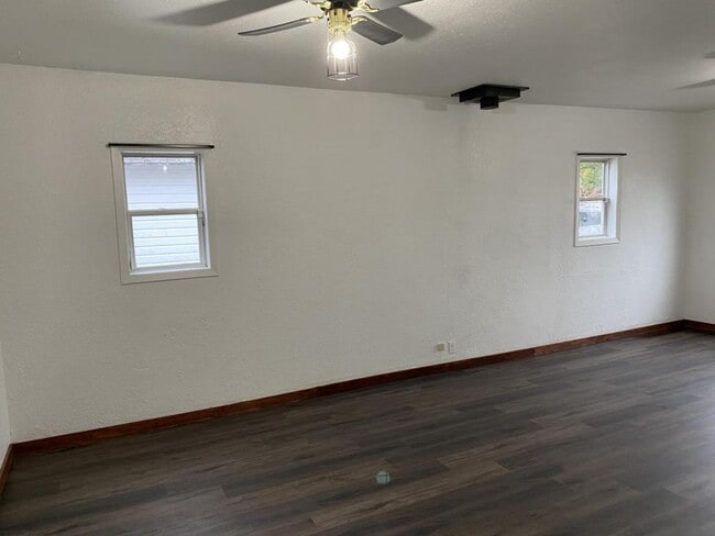 Building Photo - 316 E Jefferson Ave
