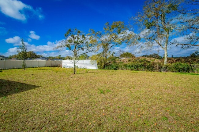 Building Photo - Spacious 3BR Home with Flex Space, Large Backyard & Open Floor Plan