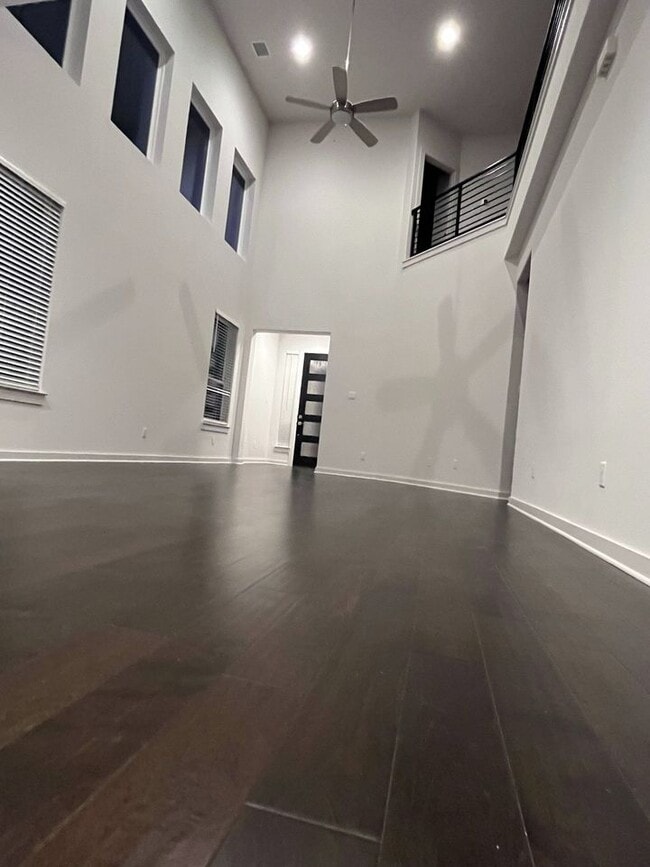 Building Photo - 1531 N Red Bud Ln